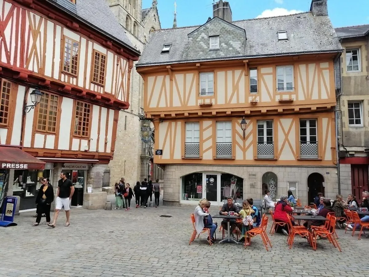 Appartamento Le Sympat - Appart Centre Historique Saint-Patern Vannes